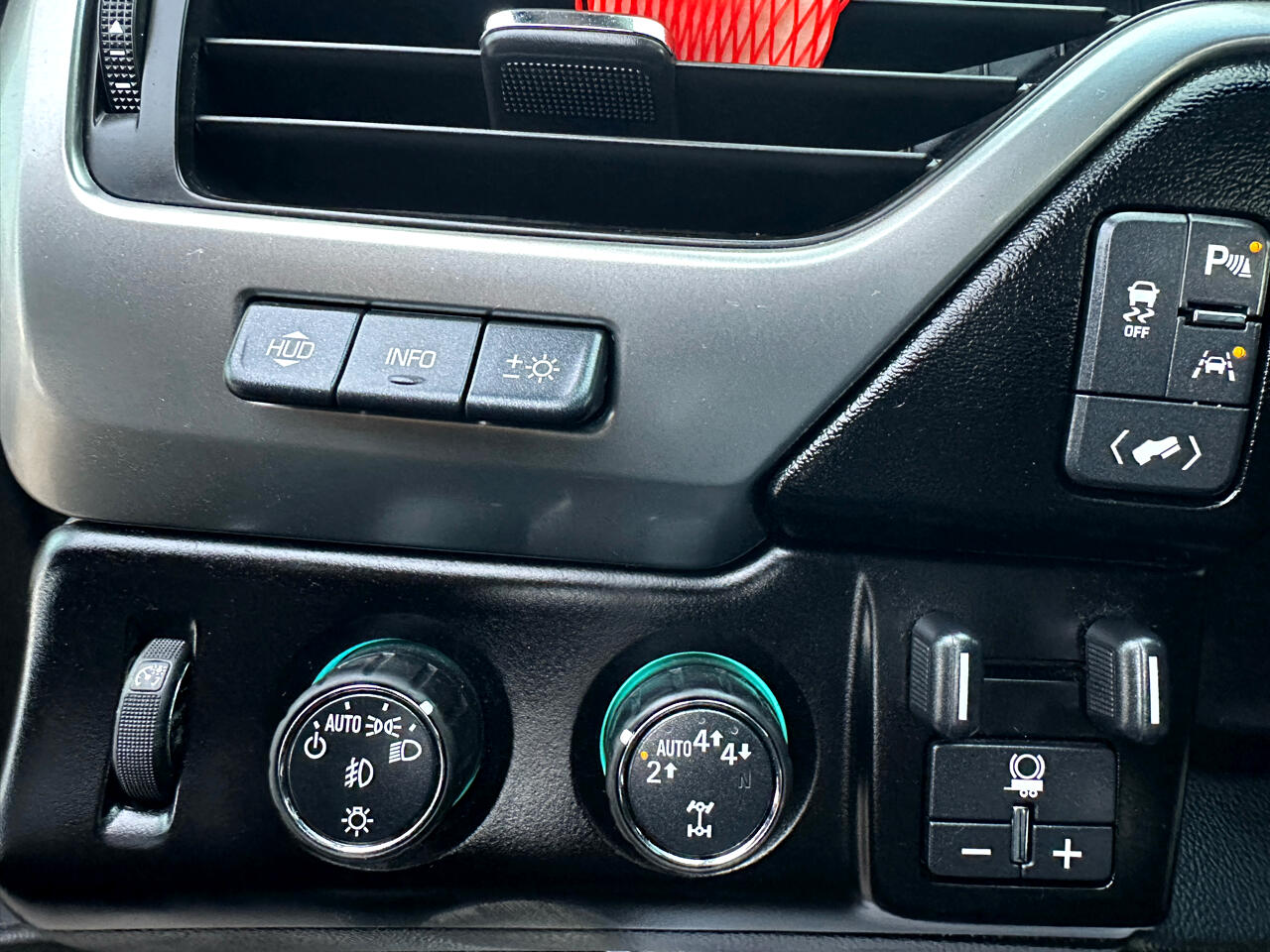 Chevrolet Suburban 4WD 4dr 1500 Premier 2017