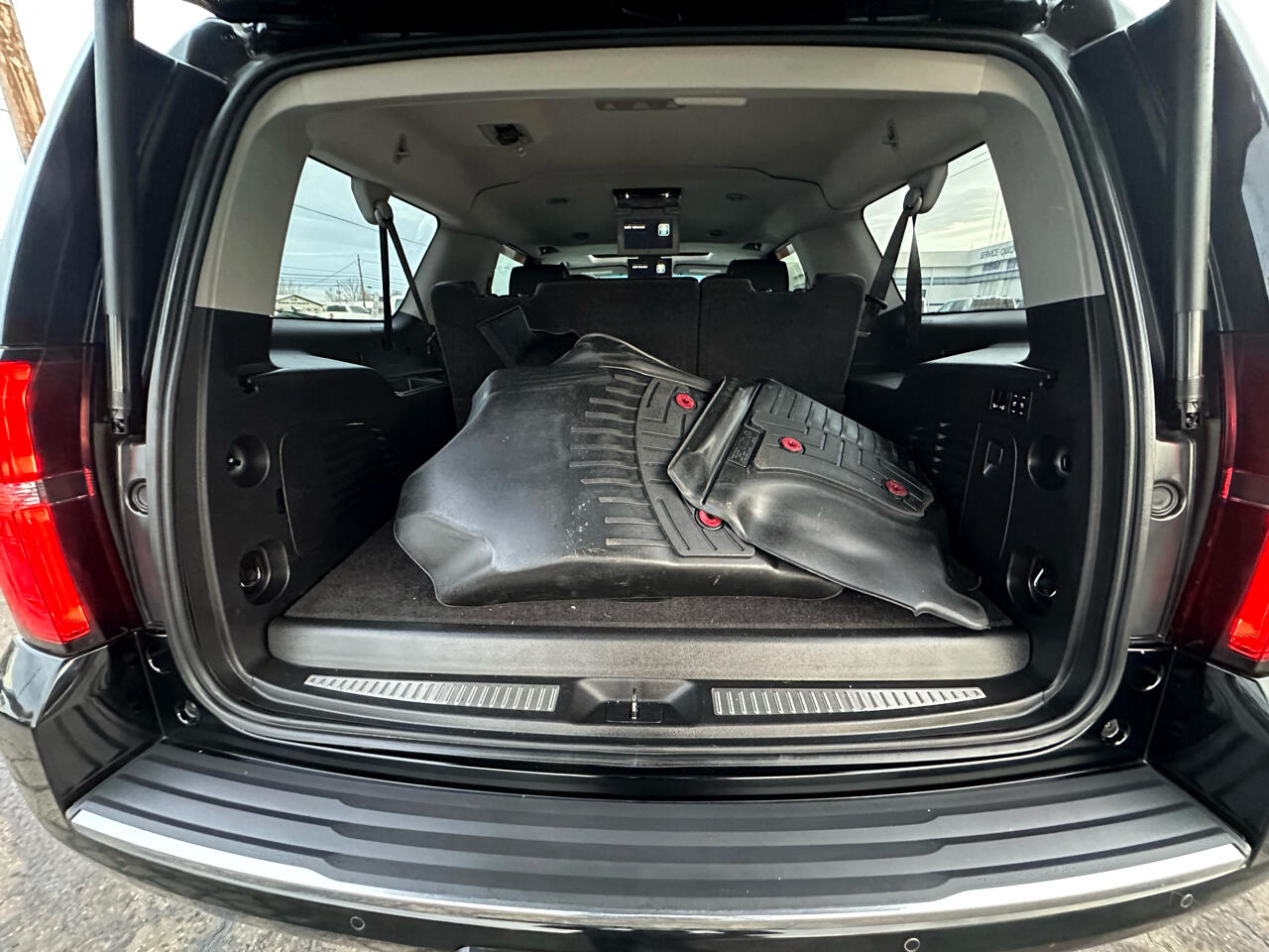 Chevrolet Suburban 4WD 4dr 1500 Premier 2017