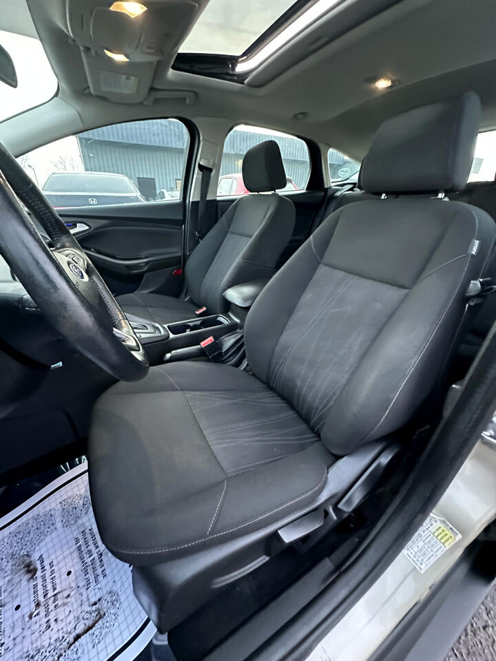 Ford Focus SEL Hatch 2017