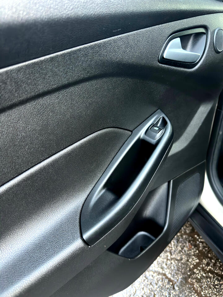 Ford Focus SEL Hatch 2017