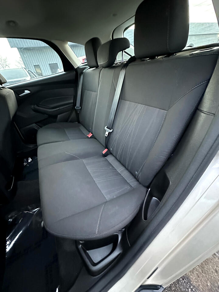 Ford Focus SEL Hatch 2017