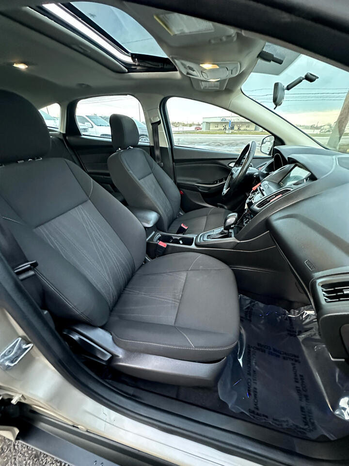 Ford Focus SEL Hatch 2017