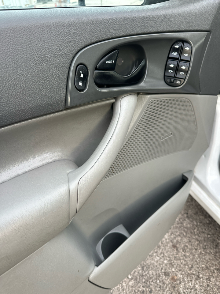 Ford Focus 4dr Sdn ZX4 SES 2005