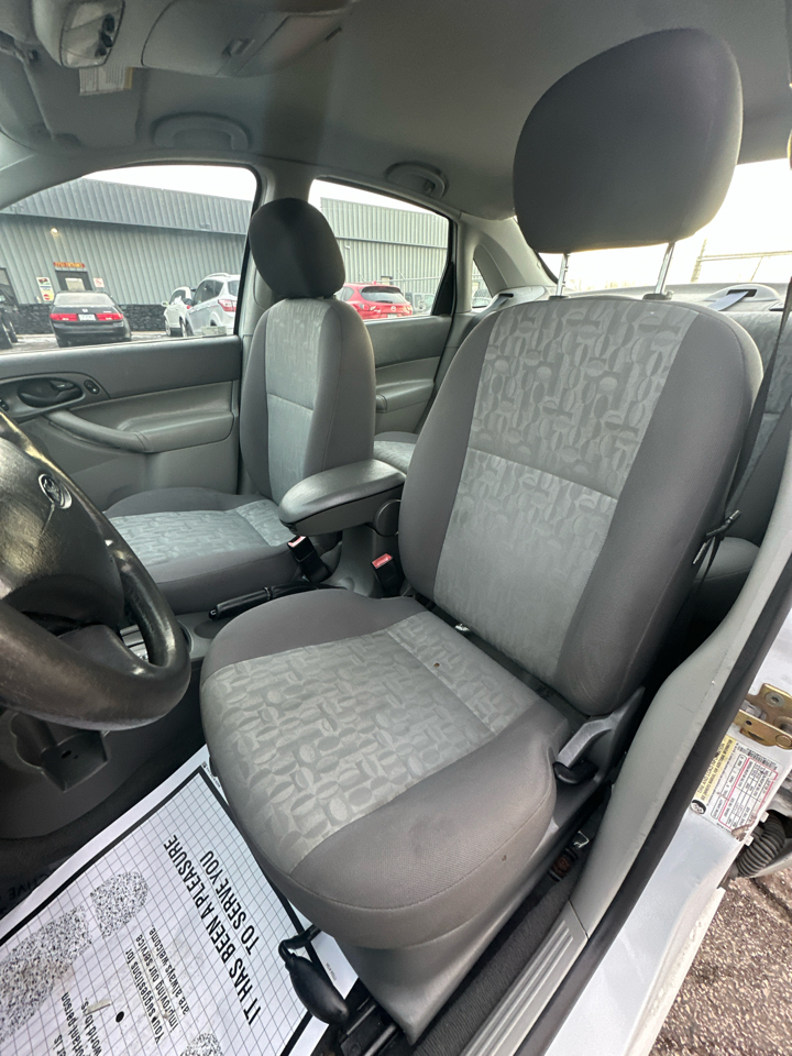 Ford Focus 4dr Sdn ZX4 SES 2005