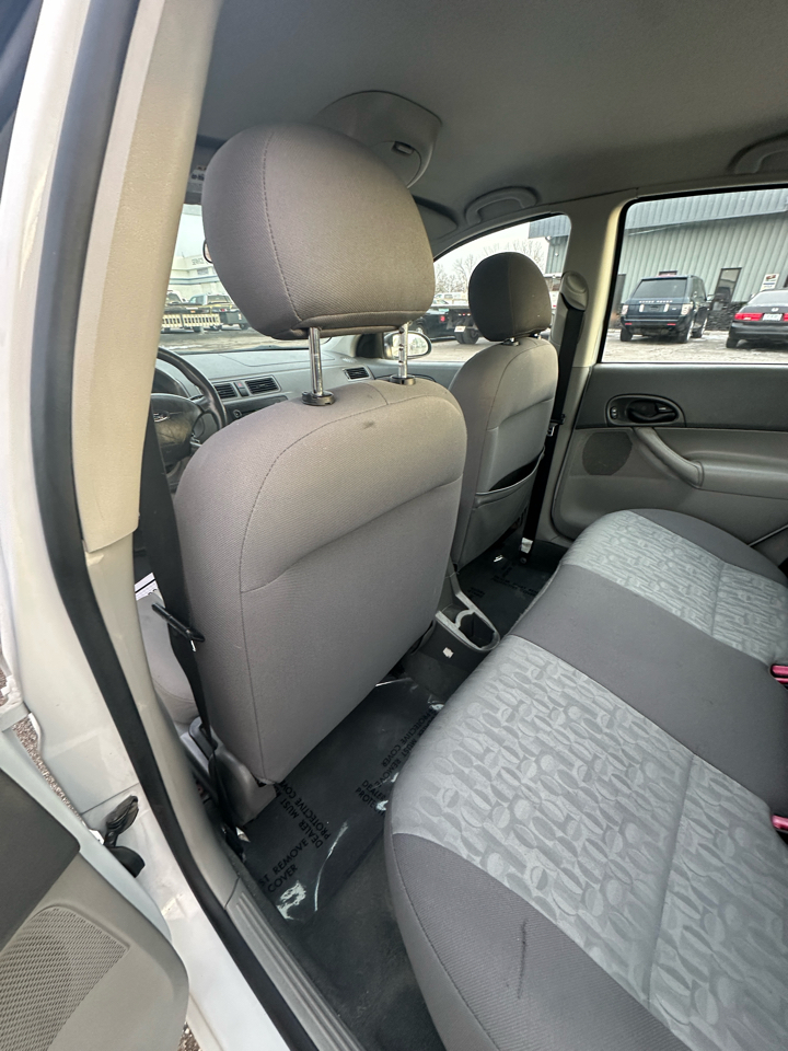 Ford Focus 4dr Sdn ZX4 SES 2005