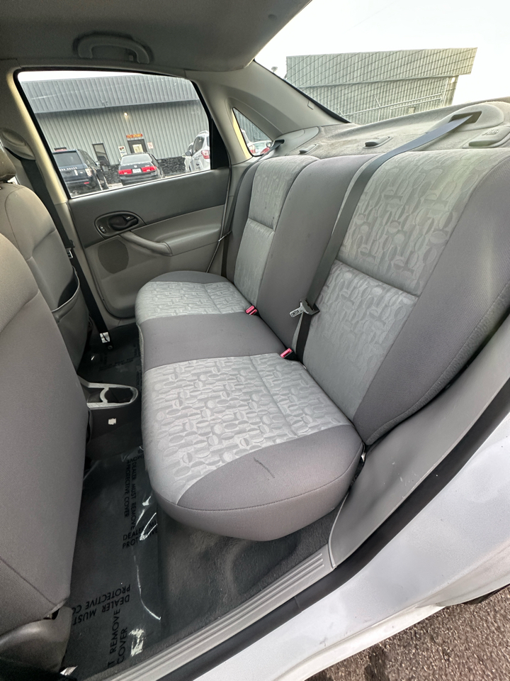 Ford Focus 4dr Sdn ZX4 SES 2005