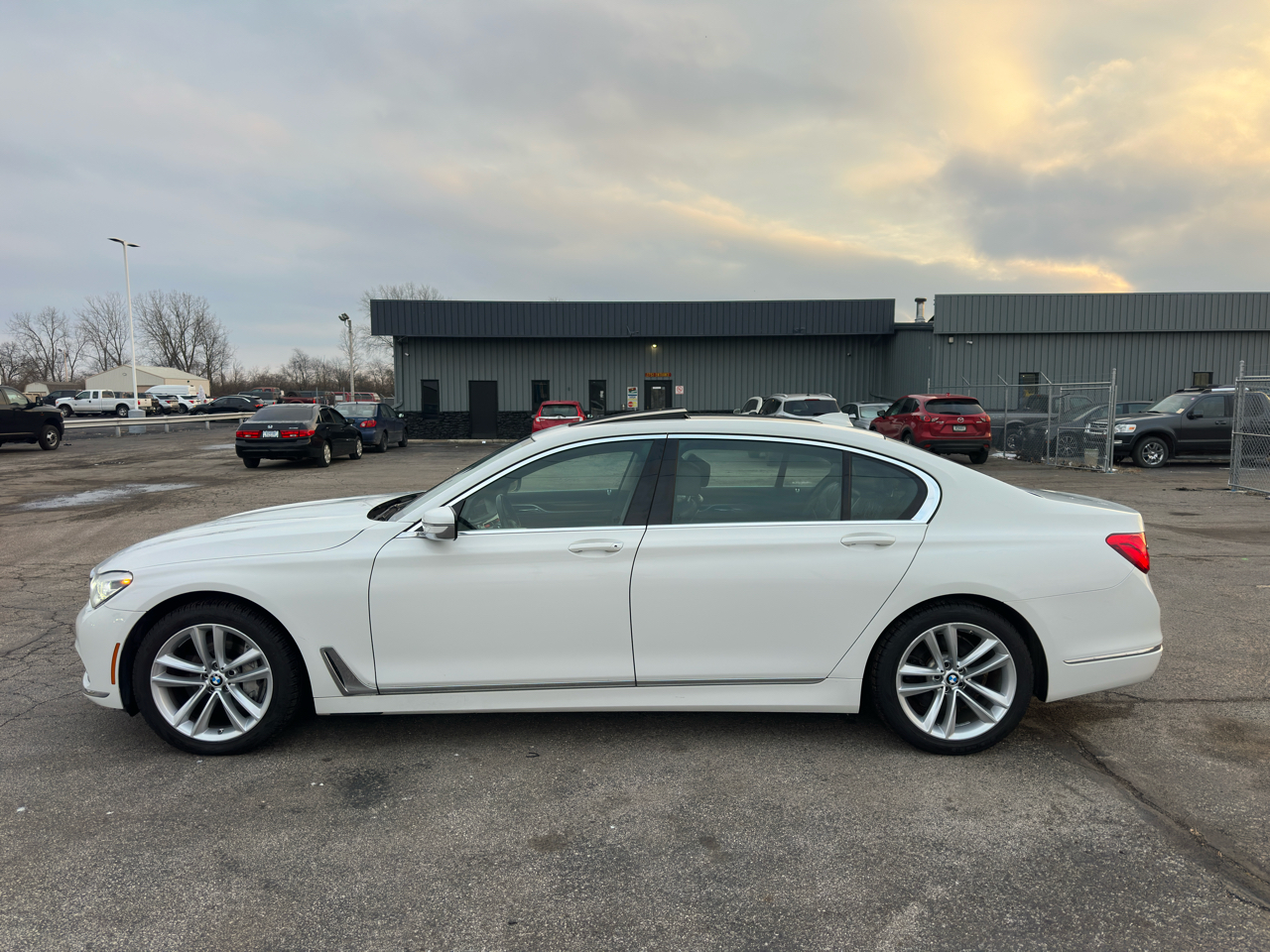 BMW 7 Series 750i xDrive Sedan 2017