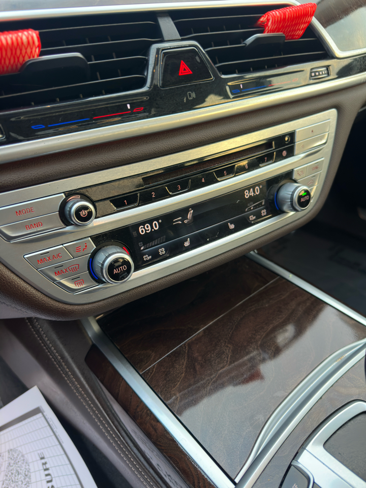 BMW 7 Series 750i xDrive Sedan 2017