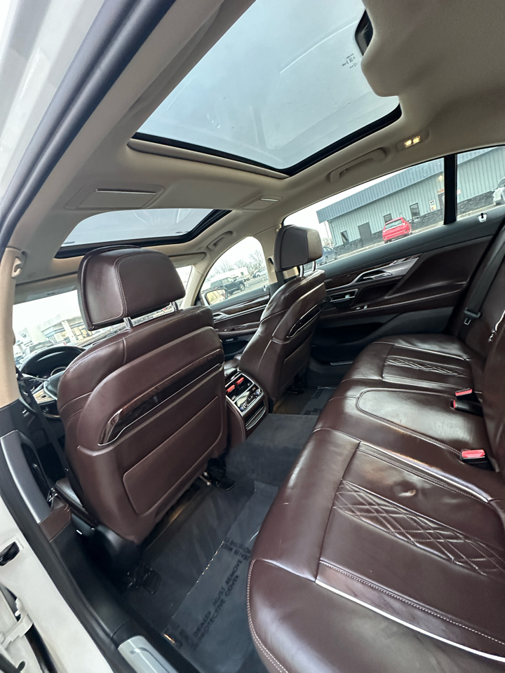 BMW 7 Series 750i xDrive Sedan 2017