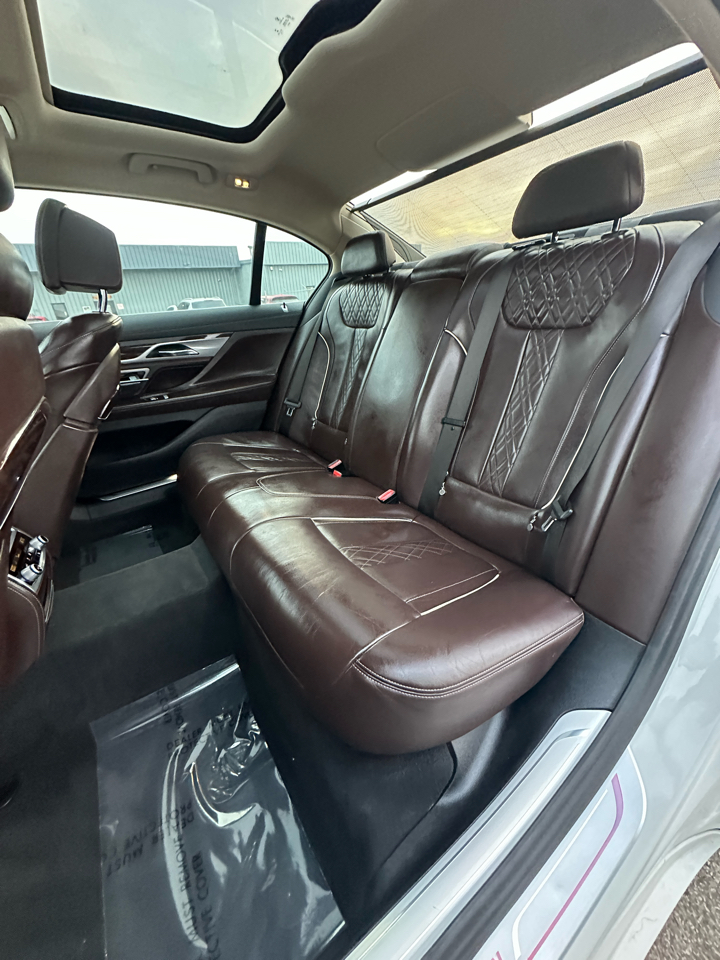 BMW 7 Series 750i xDrive Sedan 2017
