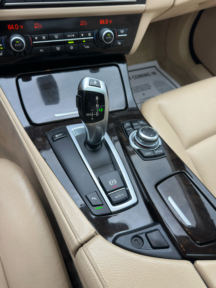 BMW 5 Series 4dr Sdn 535i RWD 2011