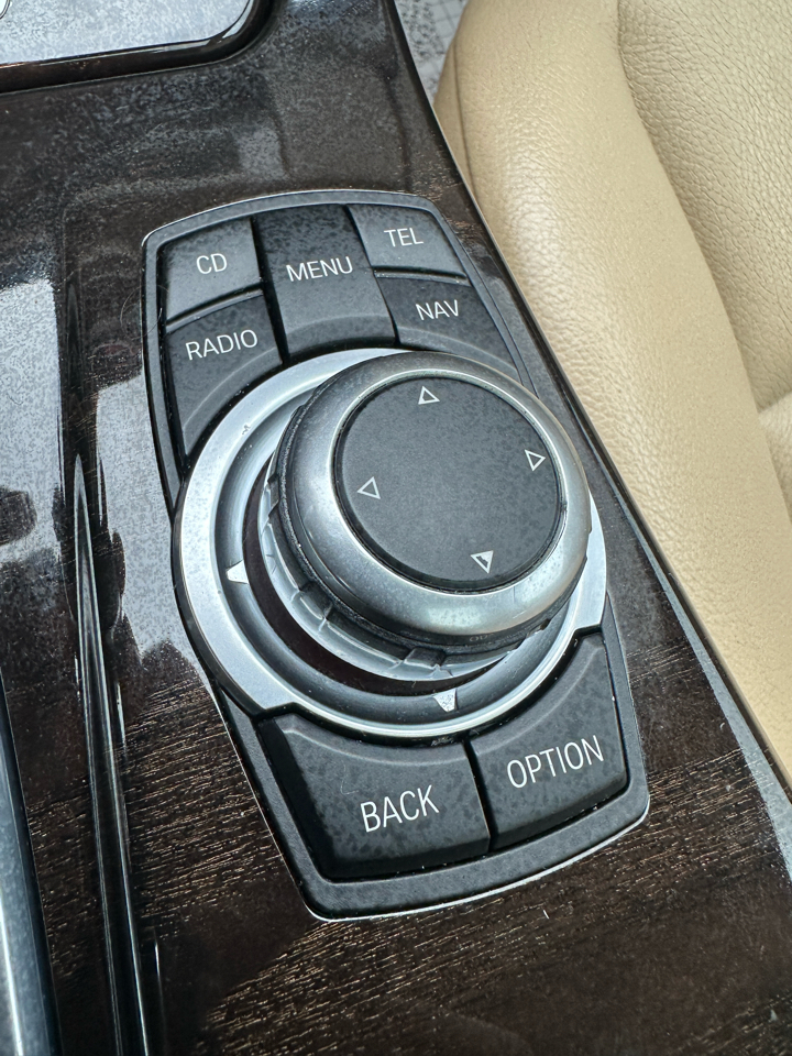 BMW 5 Series 4dr Sdn 535i RWD 2011