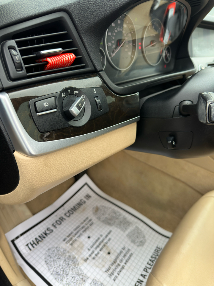 BMW 5 Series 4dr Sdn 535i RWD 2011