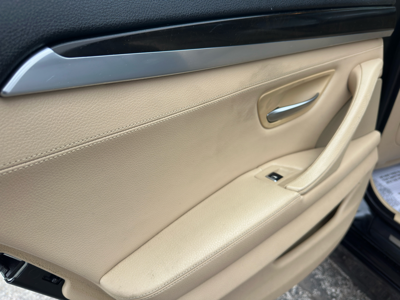 BMW 5 Series 4dr Sdn 535i RWD 2011