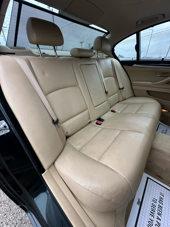 BMW 5 Series 4dr Sdn 535i RWD 2011