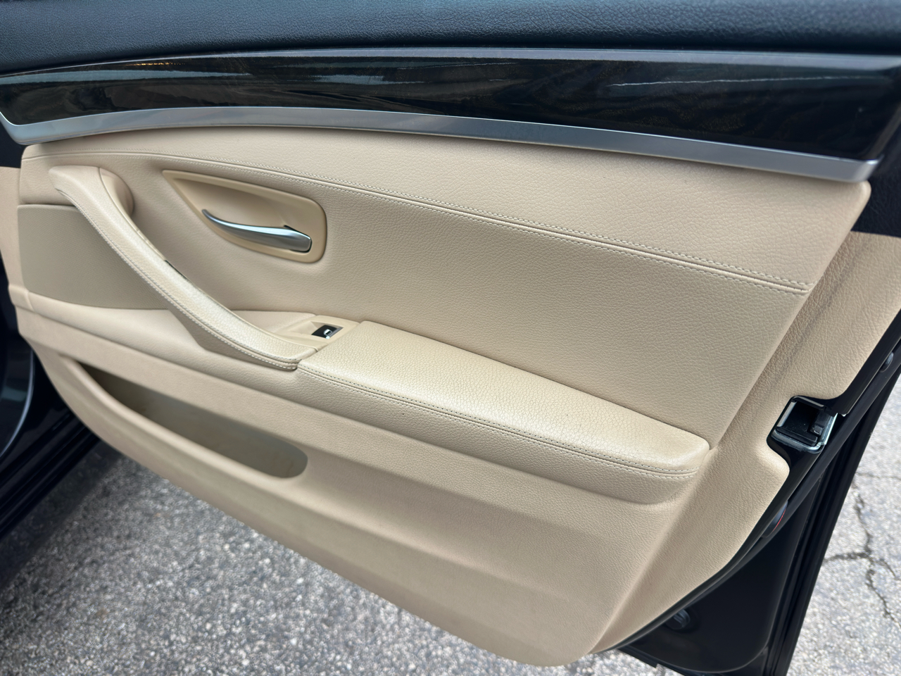 BMW 5 Series 4dr Sdn 535i RWD 2011