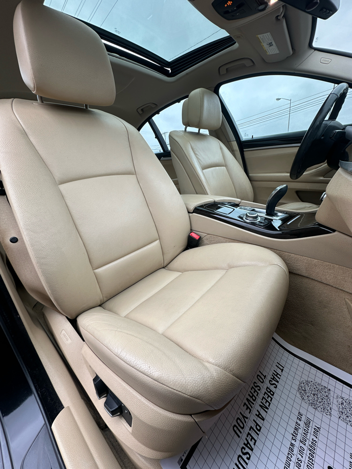 BMW 5 Series 4dr Sdn 535i RWD 2011