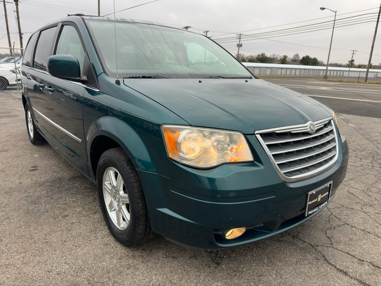 Chrysler Town & Country 4dr Wgn Touring 2009
