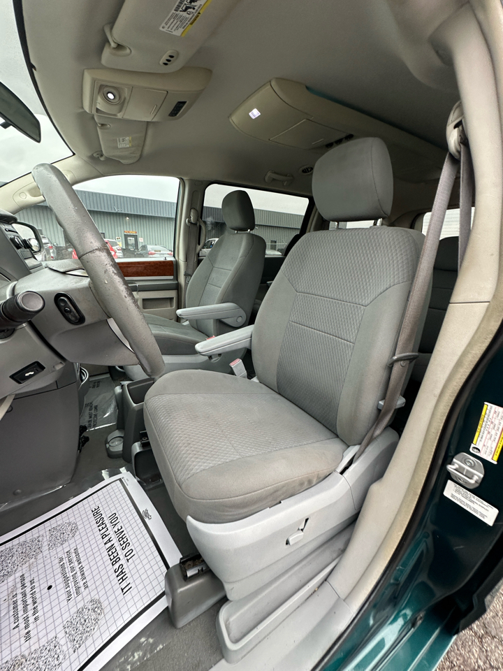 Chrysler Town & Country 4dr Wgn Touring 2009