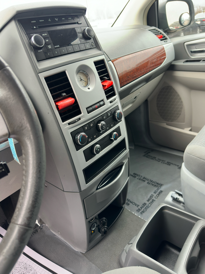 Chrysler Town & Country 4dr Wgn Touring 2009