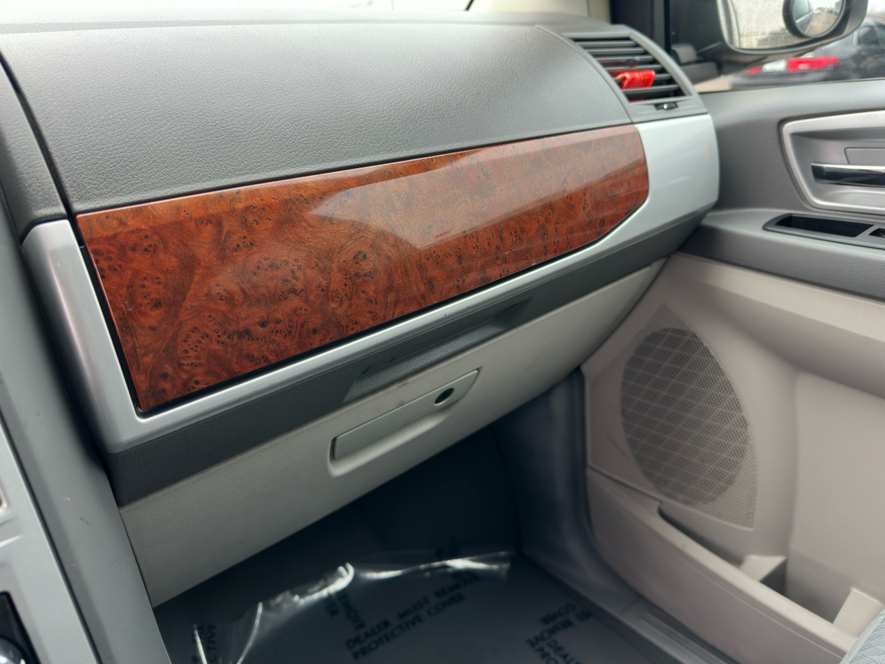 Chrysler Town & Country 4dr Wgn Touring 2009