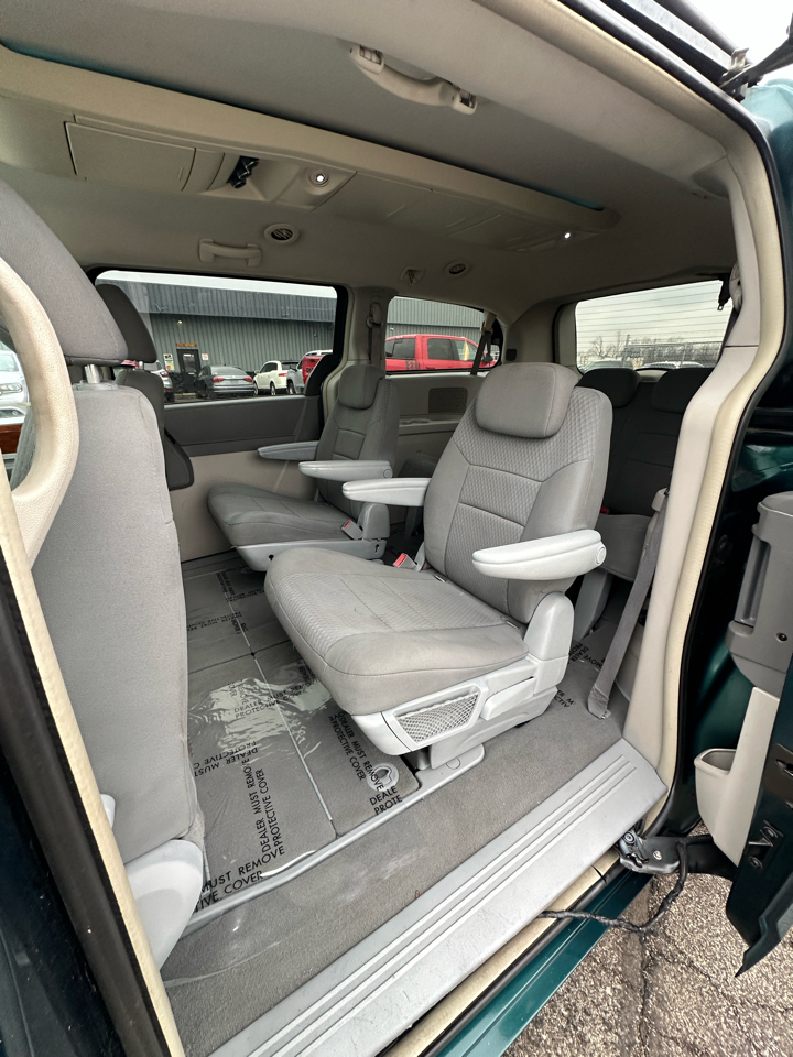 Chrysler Town & Country 4dr Wgn Touring 2009