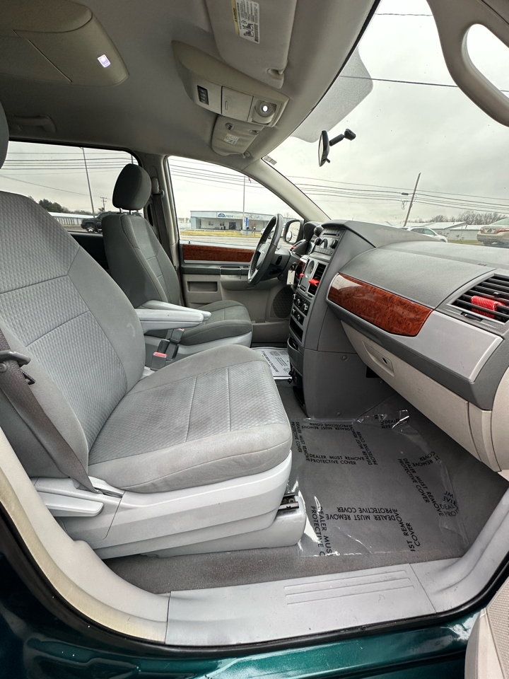 Chrysler Town & Country 4dr Wgn Touring 2009