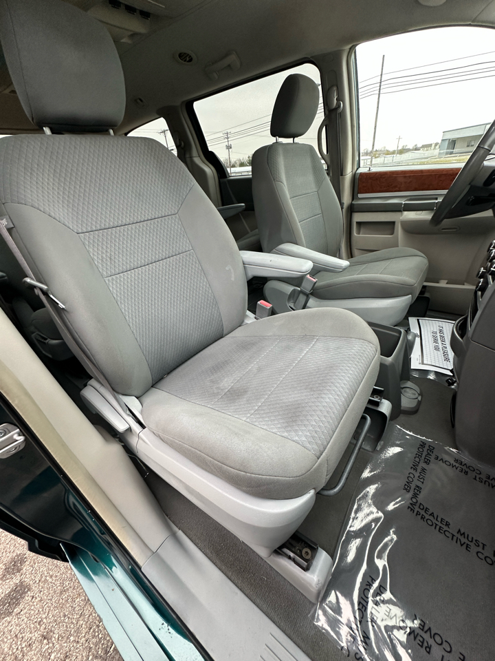 Chrysler Town & Country 4dr Wgn Touring 2009