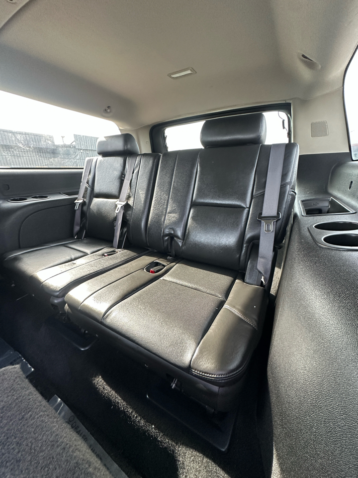 GMC Yukon XL AWD 4dr 1500 Denali 2011