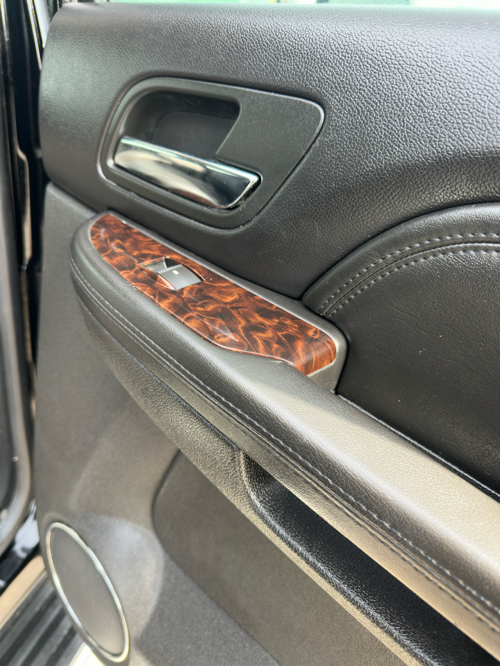 GMC Yukon XL AWD 4dr 1500 Denali 2011