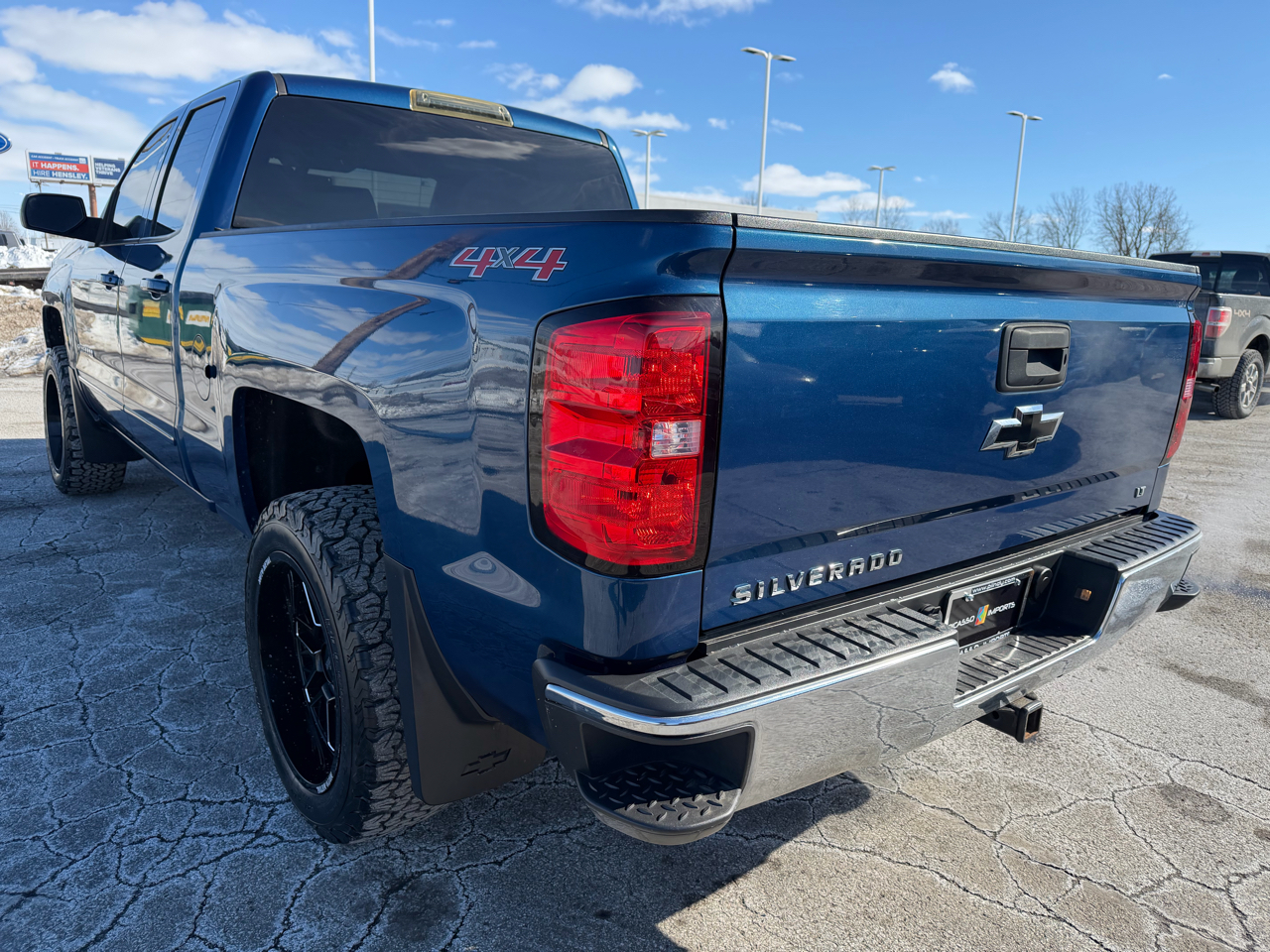 Chevrolet Silverado 1500 4WD Double Cab 143.5" LT w/1LT 2015