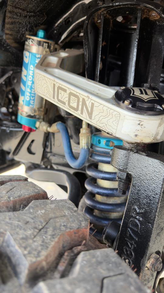 Toyota Tacoma TRD Off Road Double Cab 6' Bed V6 4x4 AT (Natl) 2017