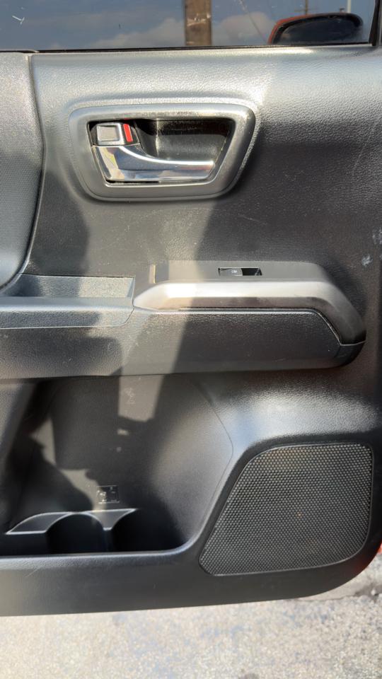 Toyota Tacoma TRD Off Road Double Cab 6' Bed V6 4x4 AT (Natl) 2017