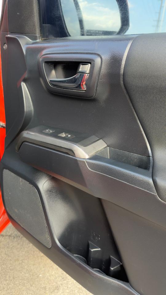 Toyota Tacoma TRD Off Road Double Cab 6' Bed V6 4x4 AT (Natl) 2017