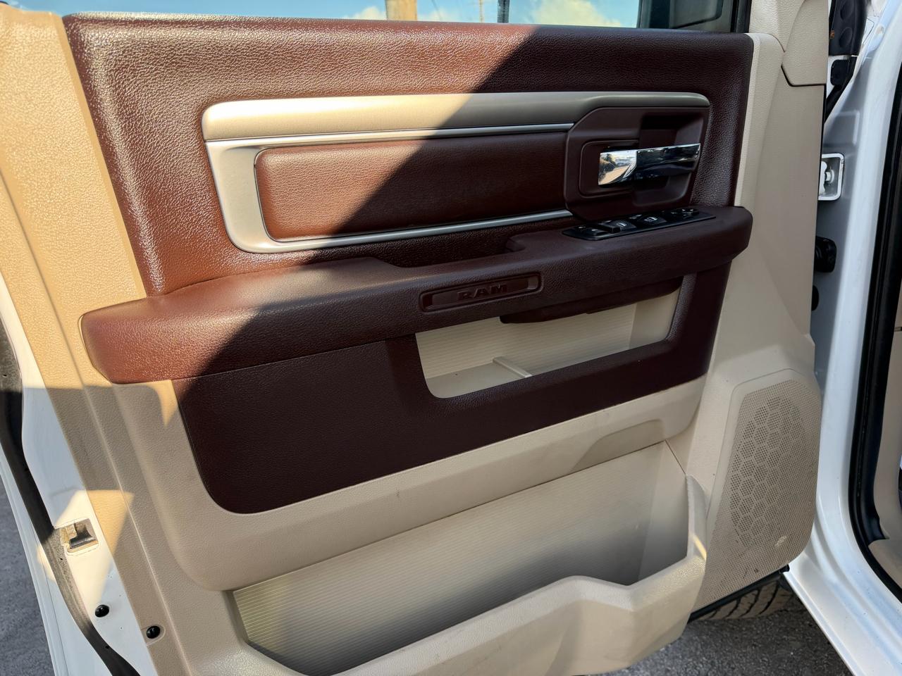 RAM 1500 Big Horn 4x4 Crew Cab 5'7" Box 2017