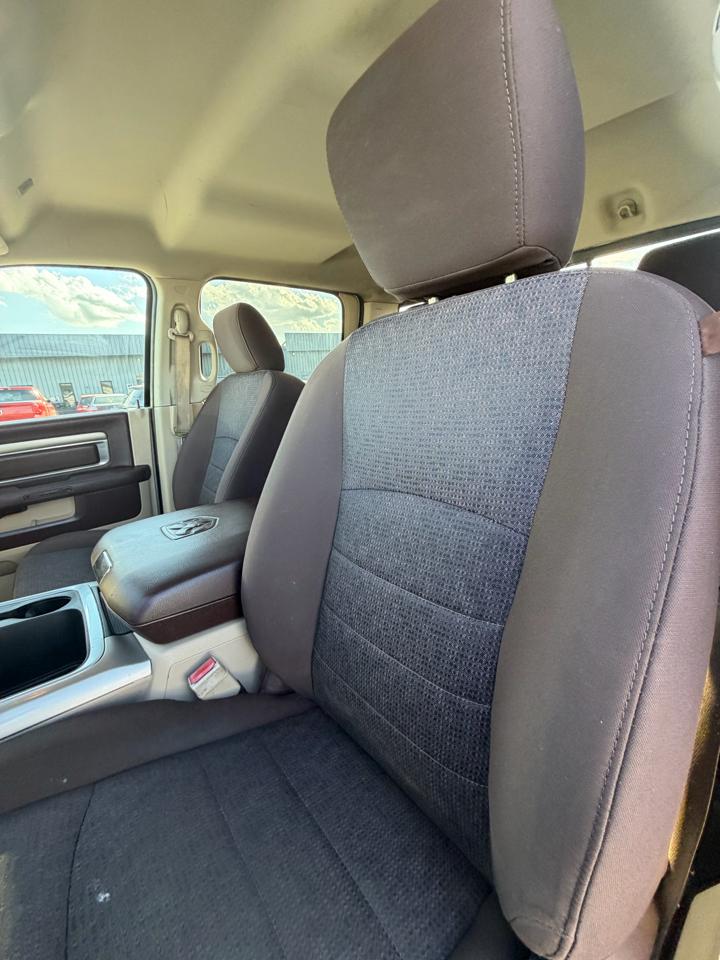 RAM 1500 Big Horn 4x4 Crew Cab 5'7" Box 2017