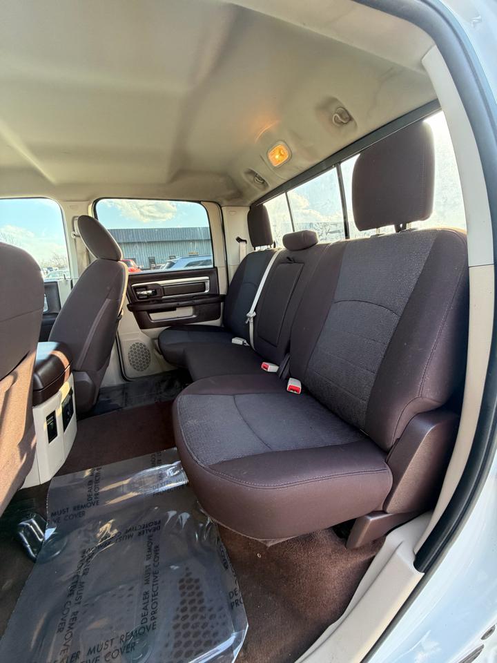 RAM 1500 Big Horn 4x4 Crew Cab 5'7" Box 2017