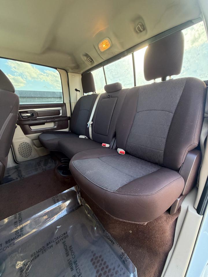 RAM 1500 Big Horn 4x4 Crew Cab 5'7" Box 2017