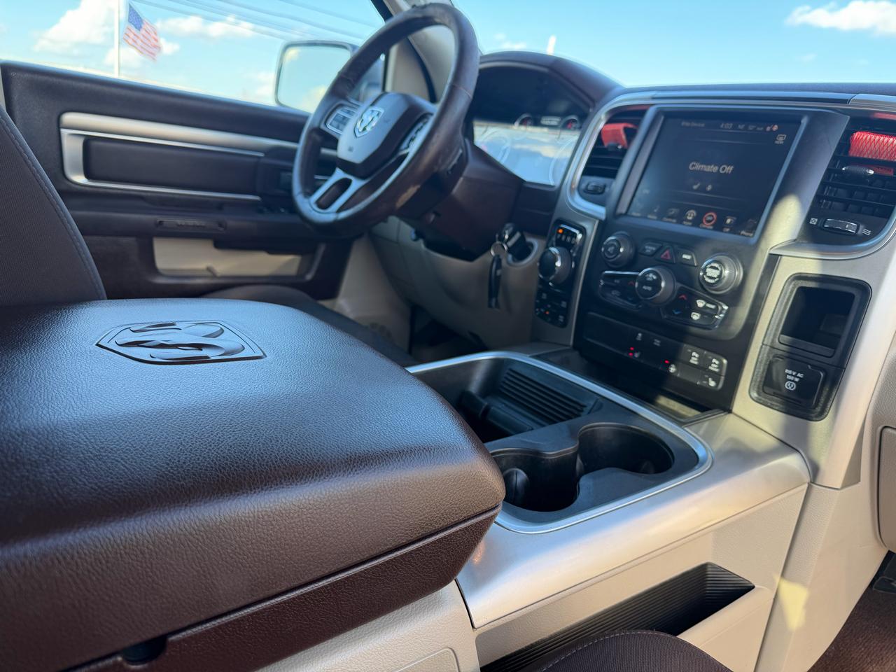 RAM 1500 Big Horn 4x4 Crew Cab 5'7" Box 2017