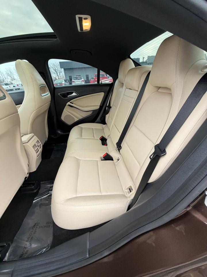 Mercedes-Benz CLA 4dr Sdn CLA 250 4MATIC 2016
