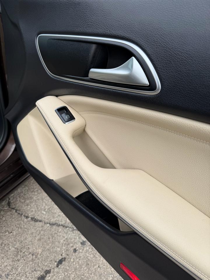 Mercedes-Benz CLA 4dr Sdn CLA 250 4MATIC 2016