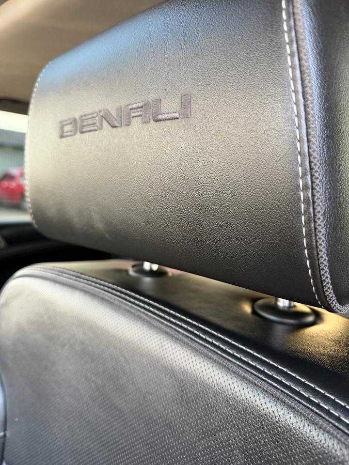 GMC Yukon XL 4WD 4dr Denali 2020