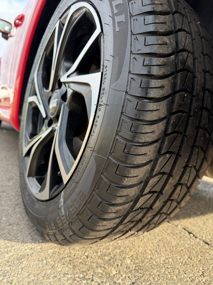 Volkswagen New Beetle 2dr Cpe GL Auto 1999