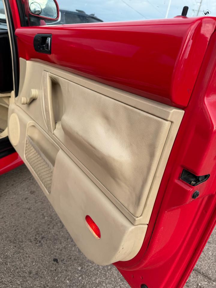 Volkswagen New Beetle 2dr Cpe GL Auto 1999