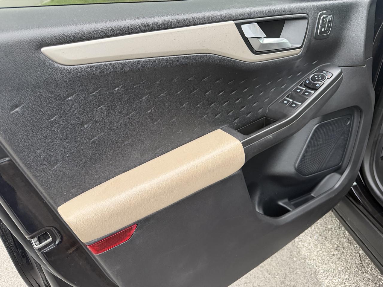 2020 Ford Escape SEL - Photo 16