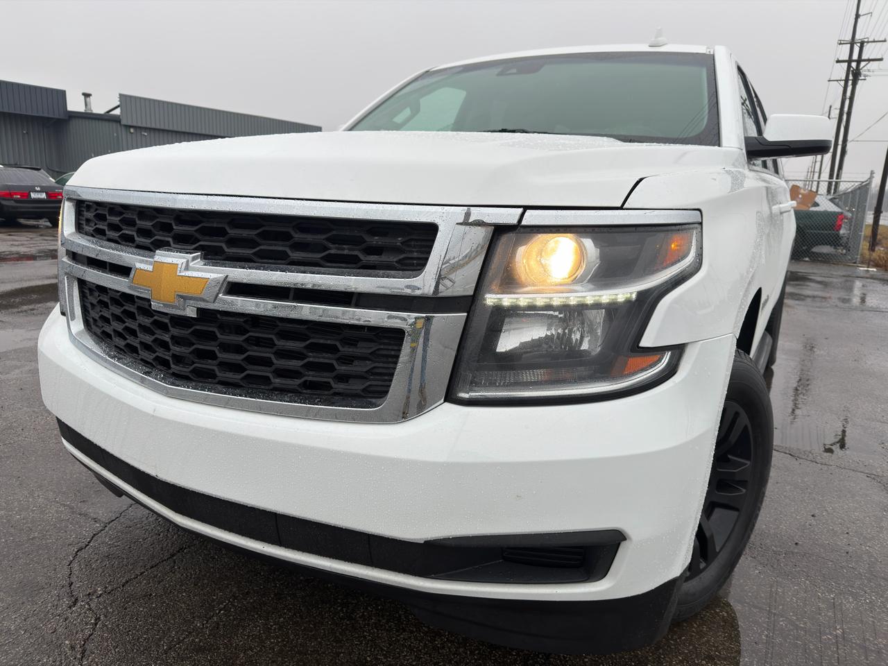 Chevrolet Suburban 4WD 4dr 1500 LT 2019