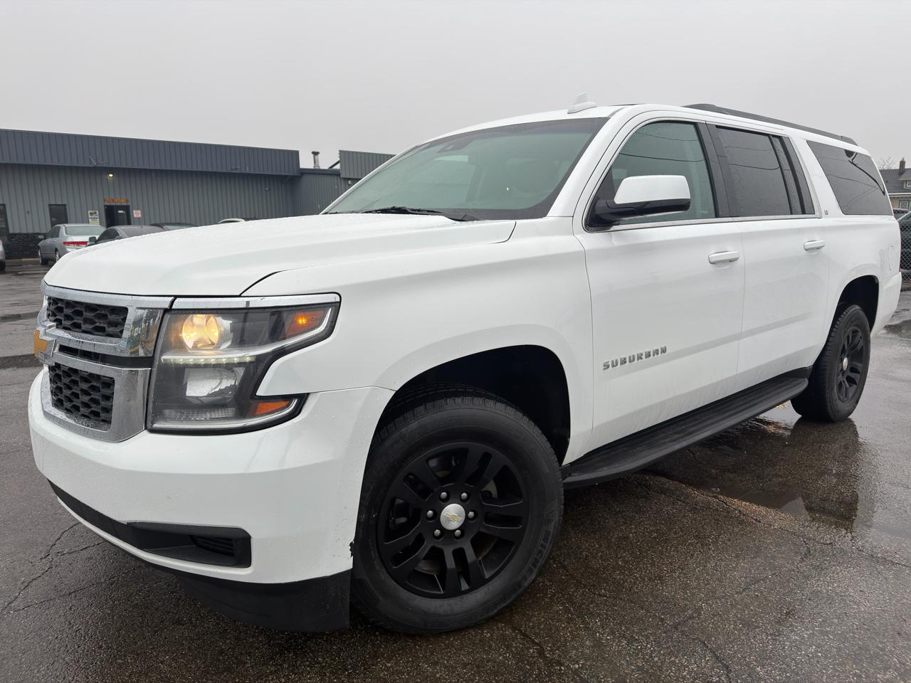 Chevrolet Suburban 4WD 4dr 1500 LT 2019