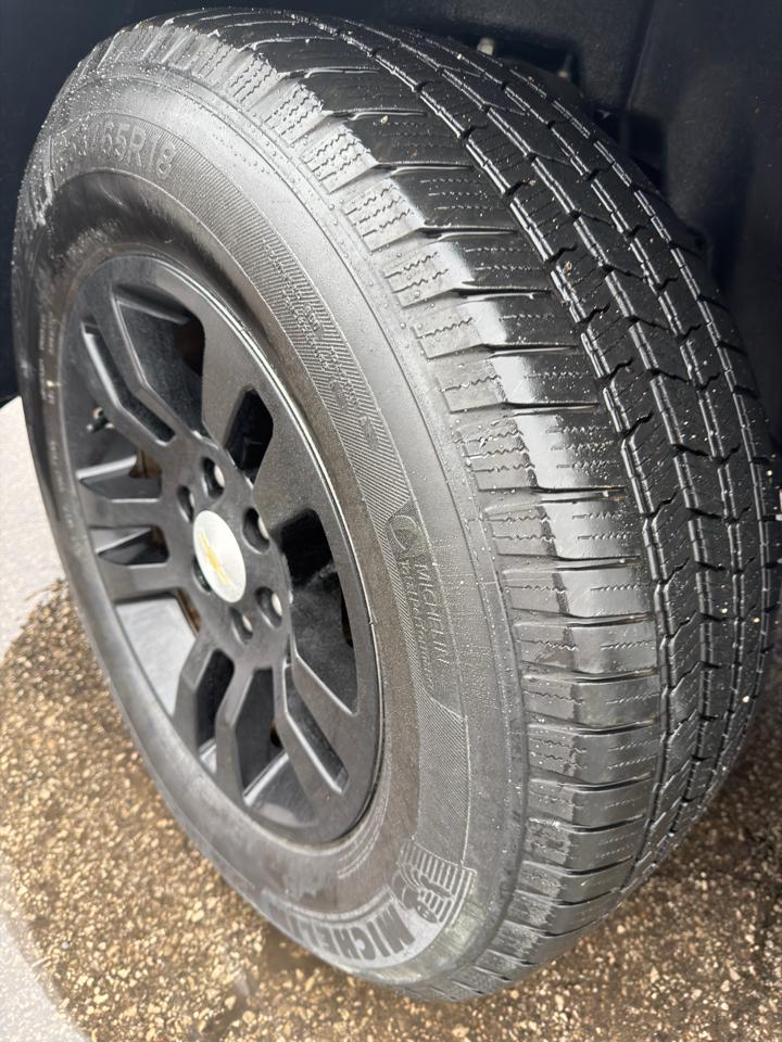 Chevrolet Suburban 4WD 4dr 1500 LT 2019