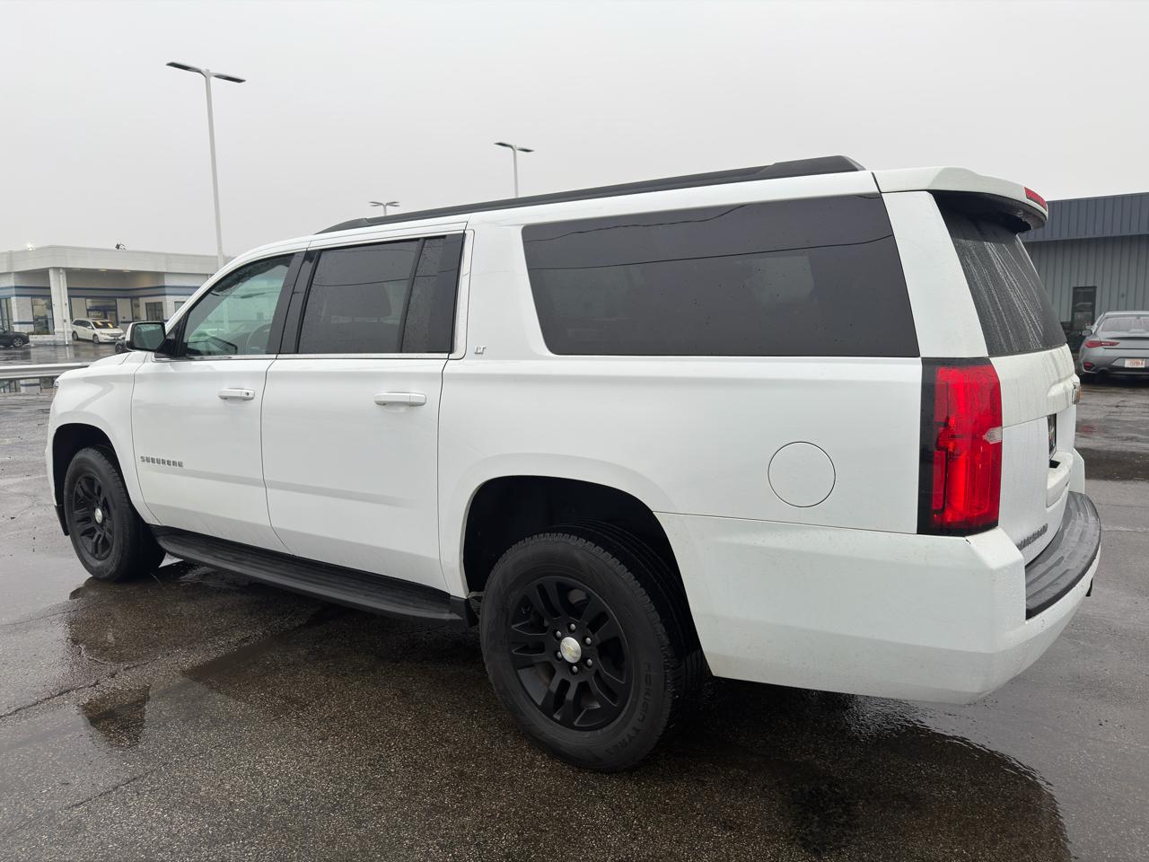 Chevrolet Suburban 4WD 4dr 1500 LT 2019