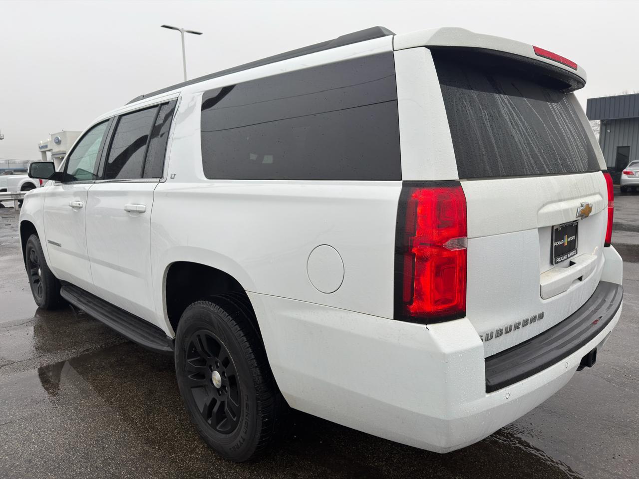 Chevrolet Suburban 4WD 4dr 1500 LT 2019